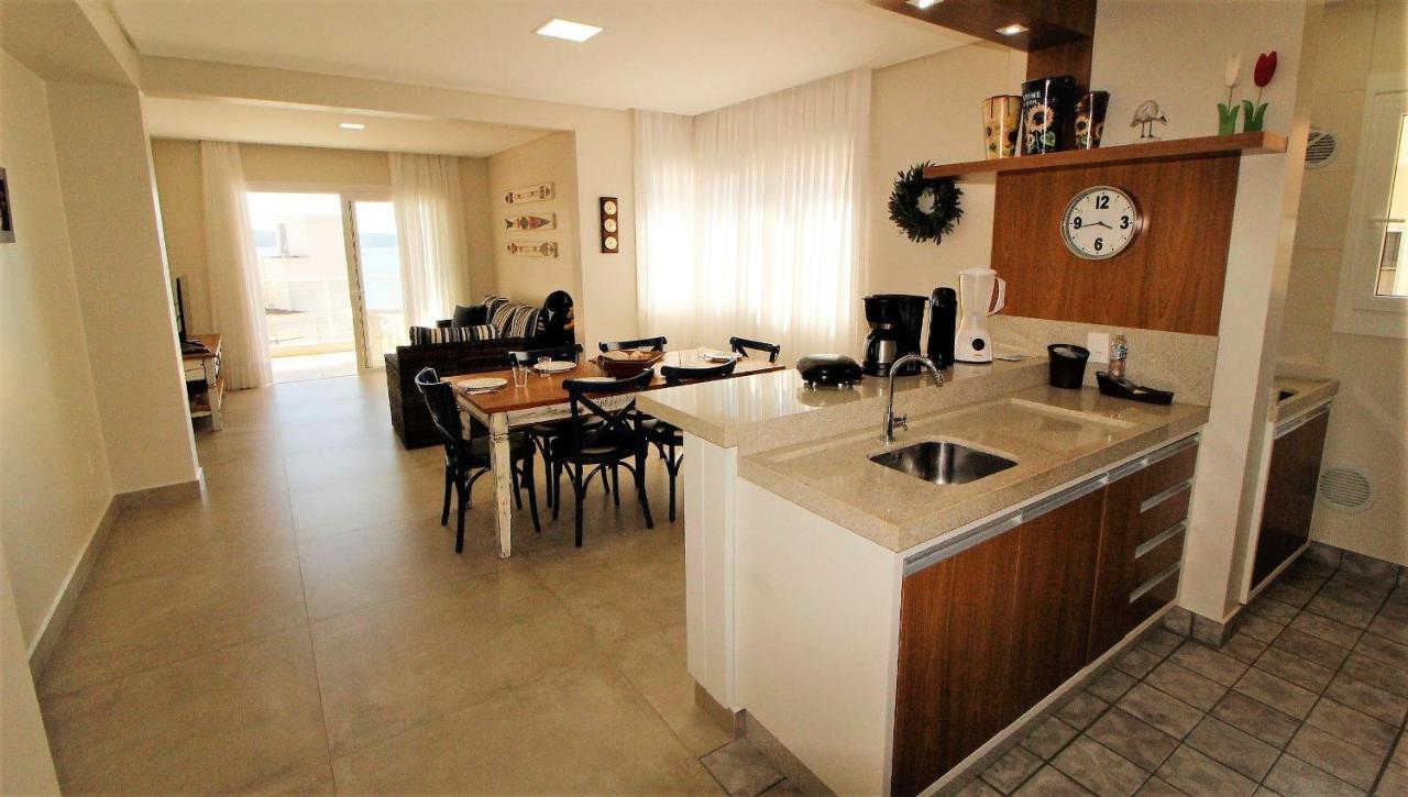 1079 - Apartamento com vista para o mar em Bombinhas Exterior foto